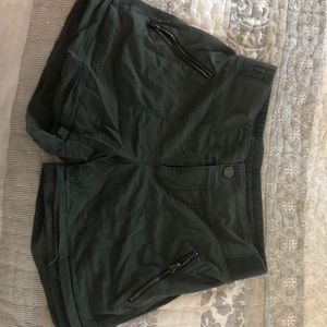 Athleta Trekkie (original version) shorts